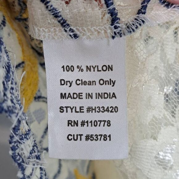 Hazel Boho Embroidered Lace Top - Picture 4 of 7